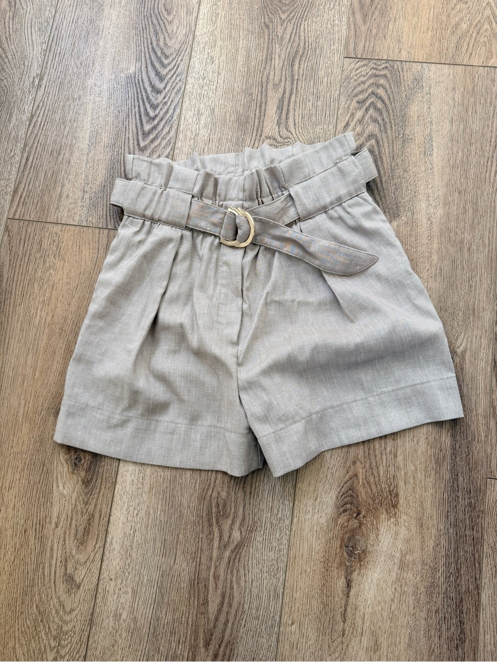 H&M High-Waist Paperbag Shorts with Belt - Light Tan